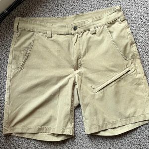 Duluth Trading Men’s Cargo Shorts. Waist size 34, Khaki.